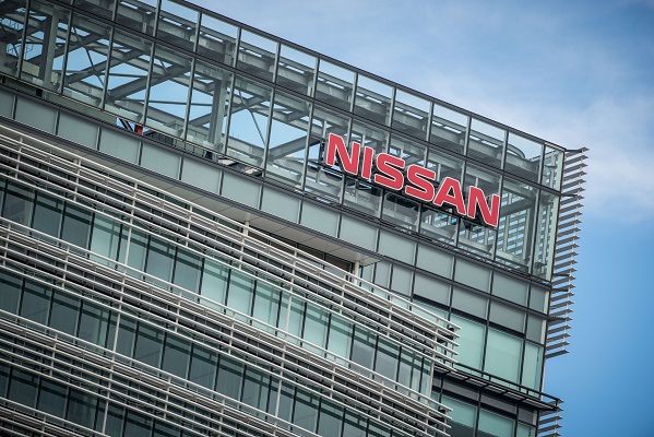 Nissan condannata a Dubai: multa da 354 milioni