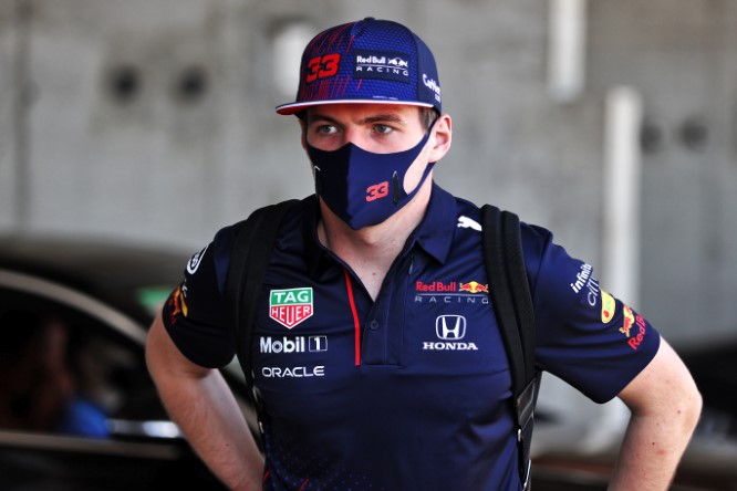 Verstappen: “Ho lasciato più spazio di Leclerc alla Copse”