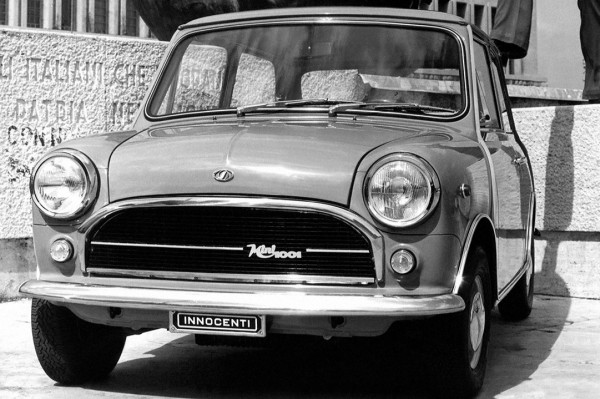 Innocenti Mini 1001, in copertina con la Carrà