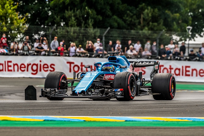 Alonso e la Alpine A521 ‘ospiti’ a Le Mans – VIDEO