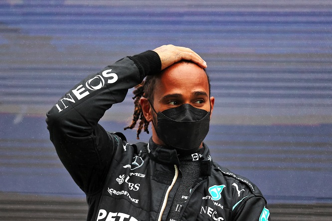 Lo sfogo di Hamilton: “Il denaro parla”