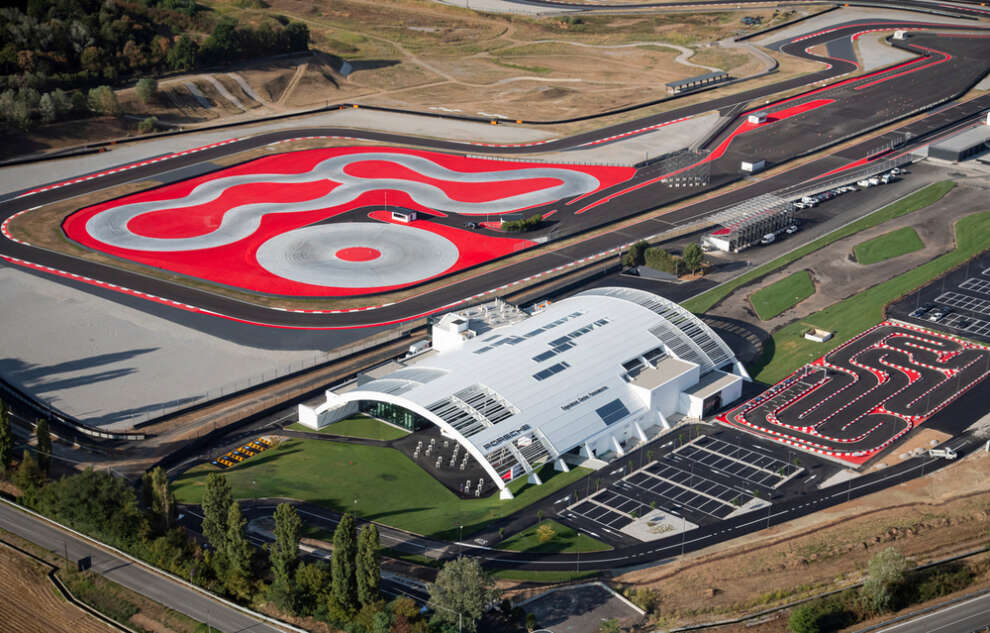 Porsche Experience Center, la casa di Zuffenhausen in Franciacorta