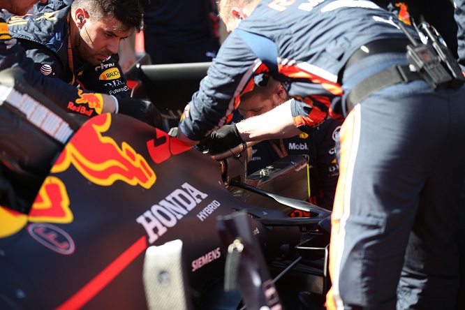 Verstappen-power unit nuova, Horner: “Decideremo dopo le qualifiche”