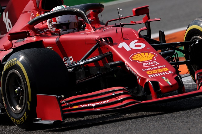 Ferrari: nuovo motore e penalità per Leclerc a Sochi