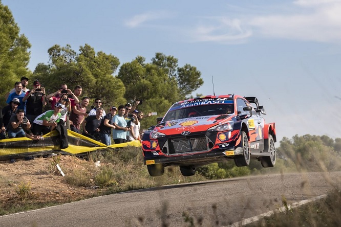 WRC / Spagna, PS9: Neuville allunga