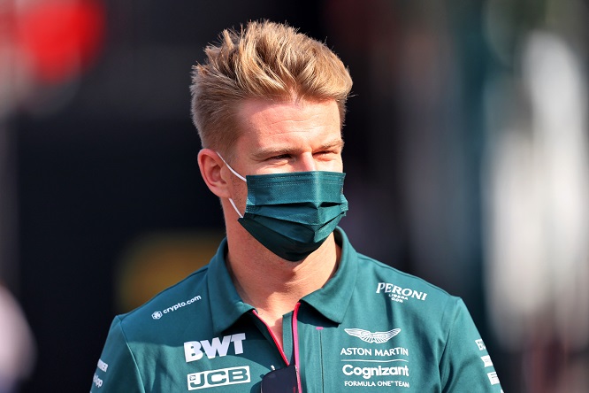 Hülkenberg: “Le nuove auto sono dannatamente veloci”