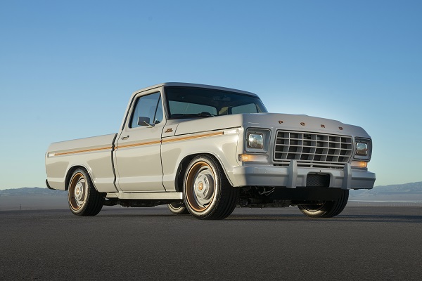 Ford F-100, Eluminator trasforma il pickup in una Mach-E