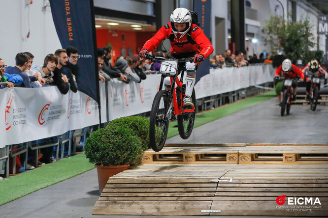 EICMA 2021, spazio ai test con le e-bike