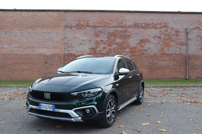 Fiat Tipo Cross, familiare dal look SUV: la prova - Prove - AutoMoto