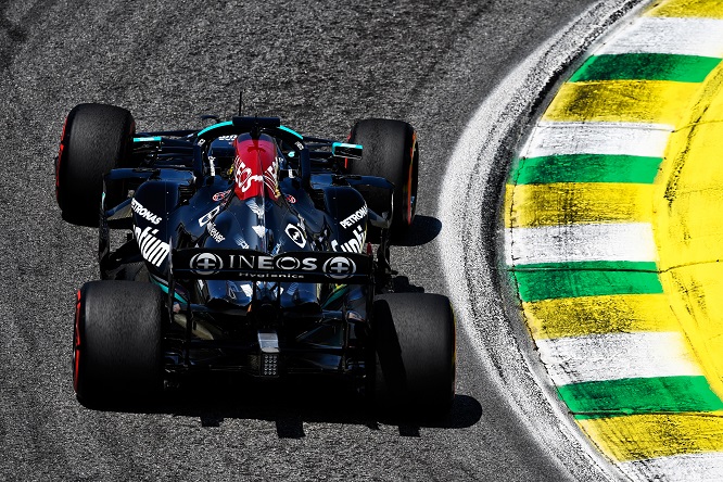 Horner: “Hamilton 30 km/h più veloce di Verstappen”