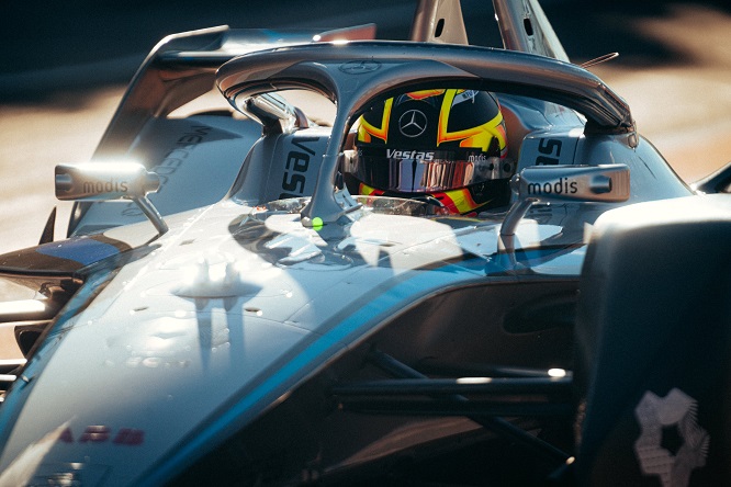 Test Valencia, day-2: Mercedes davanti con Vandoorne