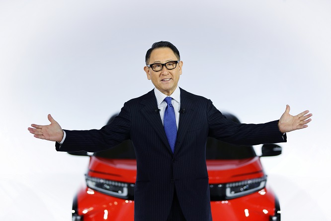 Akio Toyoda: “Obbligo elettrico? Spetta ai clienti decidere”