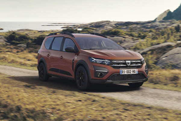 Dacia Jogger e le sue versatili barre modulari