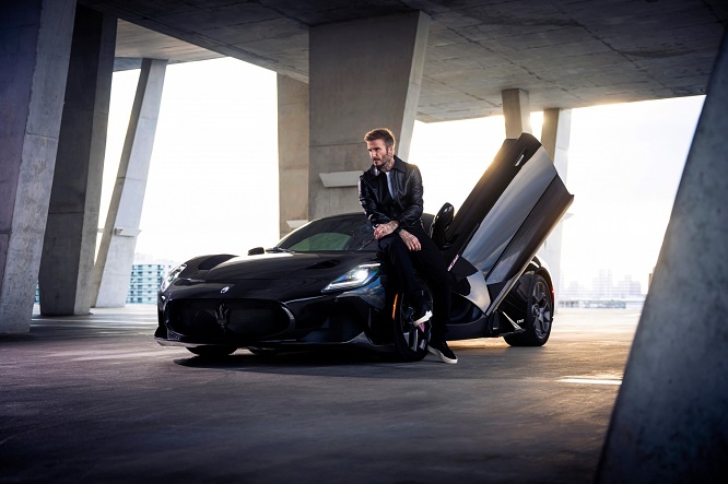 David Beckham, scoppia l&#8217;amore con Maserati MC20