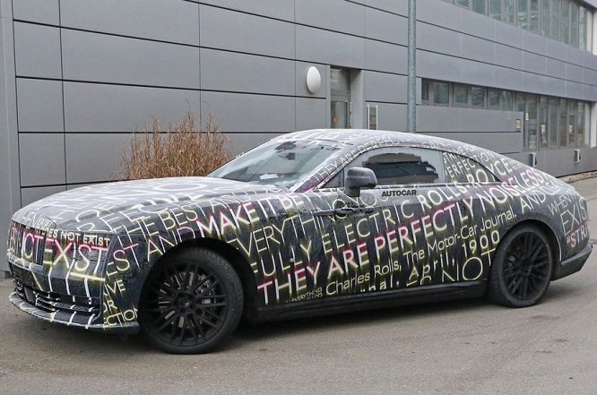 Rolls-Royce Spectre, primi test su strade pubbliche