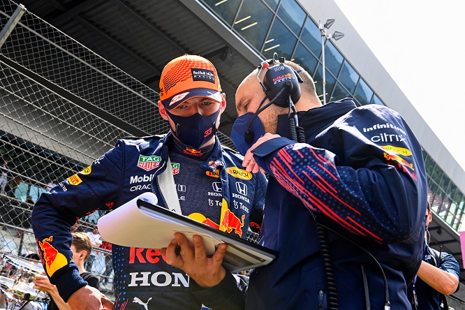 Kerkhof: “Verstappen pensa da ingegnere e guida da campione”