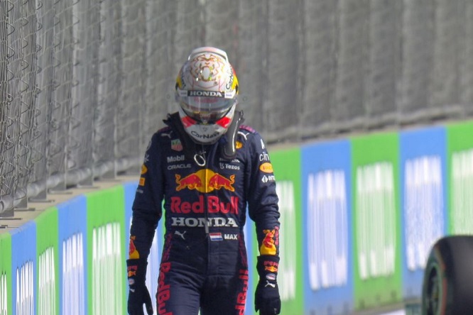 Verstappen: “Errore terribile. Cambio rotto? Non lo so”