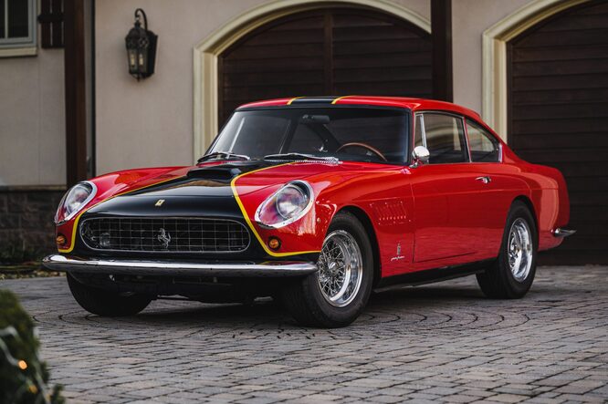 Una bizzarra Ferrari 250 GTE con motore GM in vendita