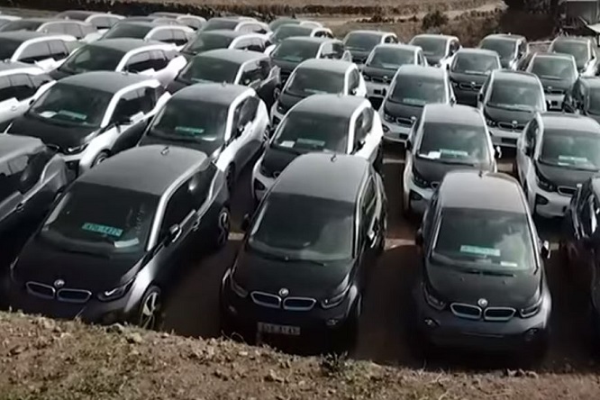 Oltre un centinaio di BMW i3 abbandonate su un&#8217;isola coreana