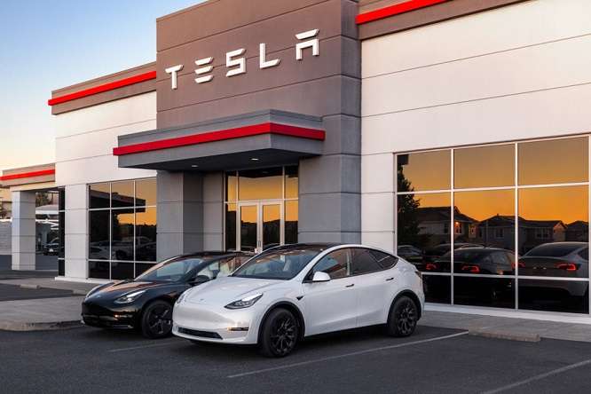 Tesla, per S&P non è più sostenibile