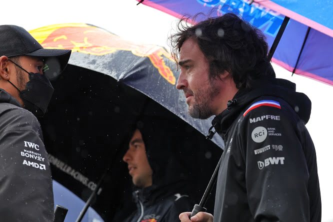 Alonso, un ‘plan’ con vista Mercedes