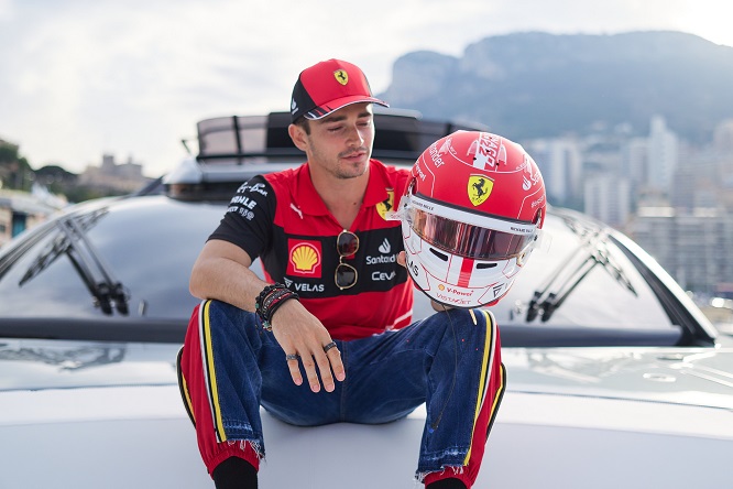 Leclerc, Hamilton ma non solo: i caschi speciali di Monaco – FOTO