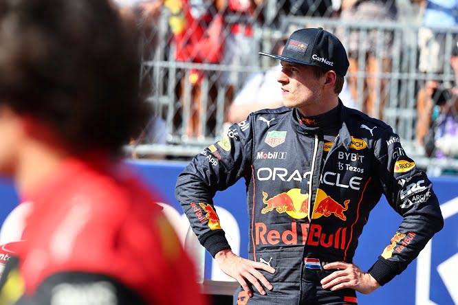 Verstappen critico con Red Bull: “Non possiamo aspettarci miracoli, non sono Gesù”