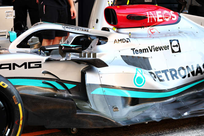 Hamilton: “Mercedes W13 innovativa, non so se è sbagliata”