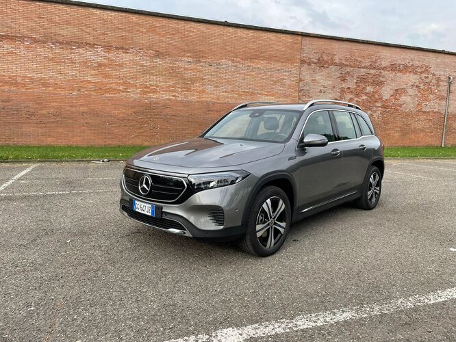 Mercedes EQB, sportività e comfort al top: la prova