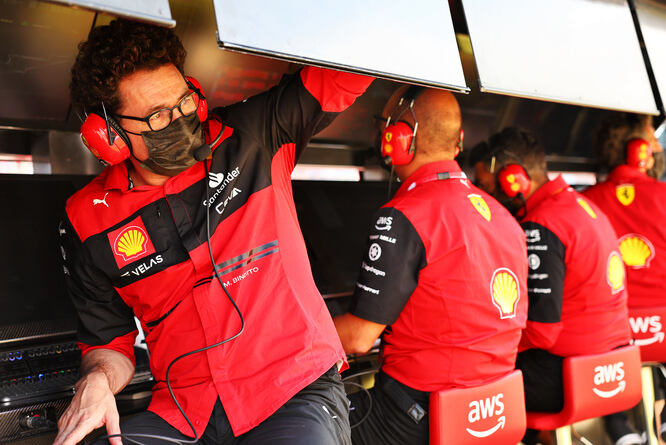 Strategie Ferrari, Rosberg basito: “Binotto deve intervenire”
