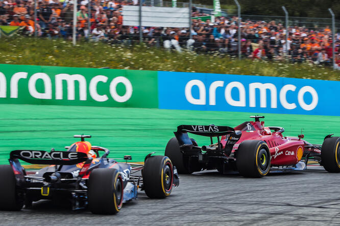 Verstappen si consola con il ritiro di Sainz: “Meglio secondo che terzo”