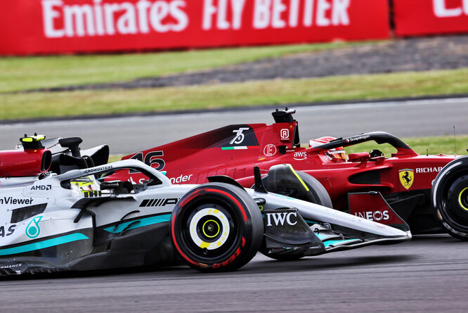 Ferrari, Alesi: “Polemiche inevitabili, Leclerc ha guadagnato consapevolezza”