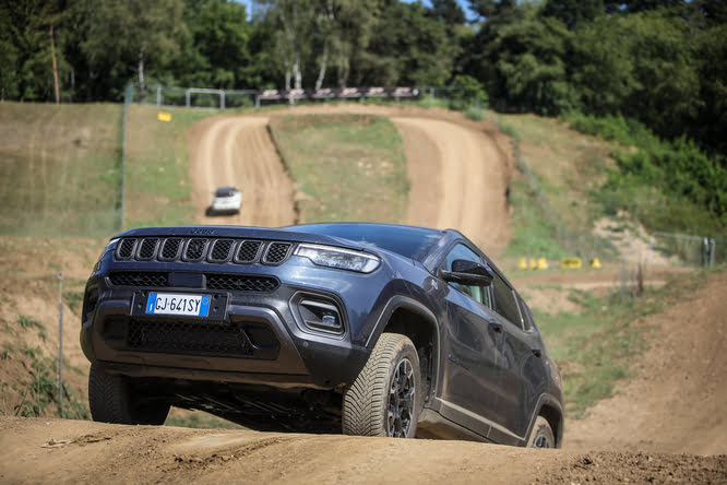 Il plug-in hybrid è una questione Jeep