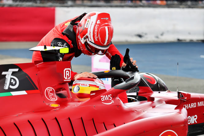 Hamilton: “A Silverstone sorpreso di non vedere rientrare Leclerc”