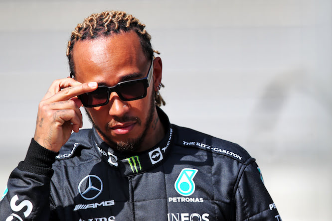 Hamilton: “Partenza dal fondo? Amo le sfide”