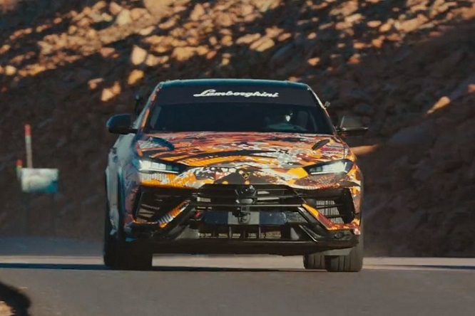 Lamborghini Urus ora è il SUV più veloce a Pikes Peak