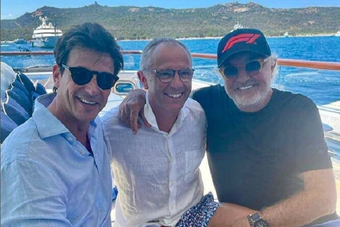 Wolff, Domenicali e Briatore: relax in Costa Smeralda