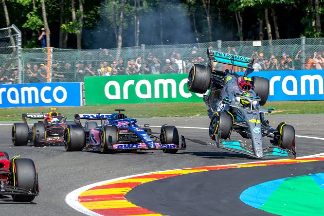 Hamilton: l’incidente con Alonso costa la partenza dal fondo a Monza