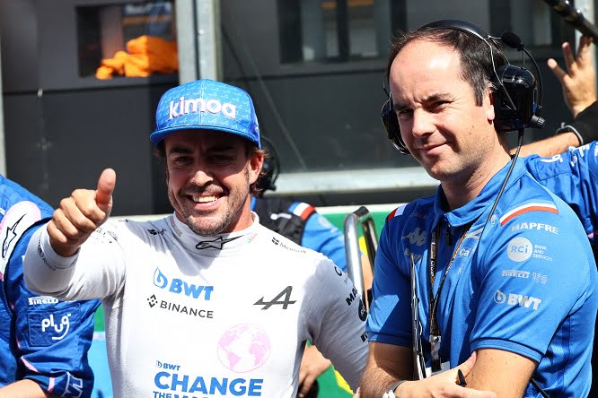 Alonso se la ride: “In Ferrari fanno strategie strane”