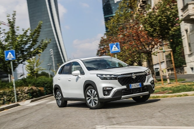 Suzuki, S-Cross Hybrid 1.5 140V arriva in Italia