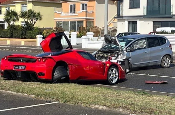 Ferrari Enzo, non c&#8217;è pace: un&#8217;altra va in pezzi