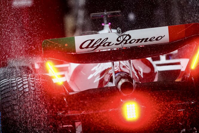 Danza della pioggia in Alfa Romeo per il GP del Giappone