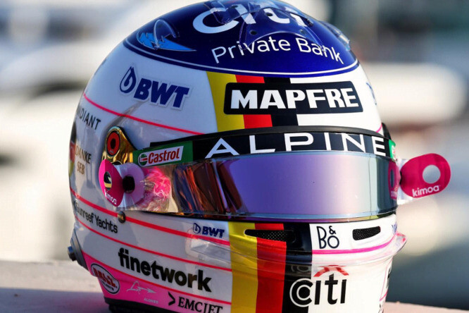 Alonso omaggia Vettel: casco con la bandiera tedesca