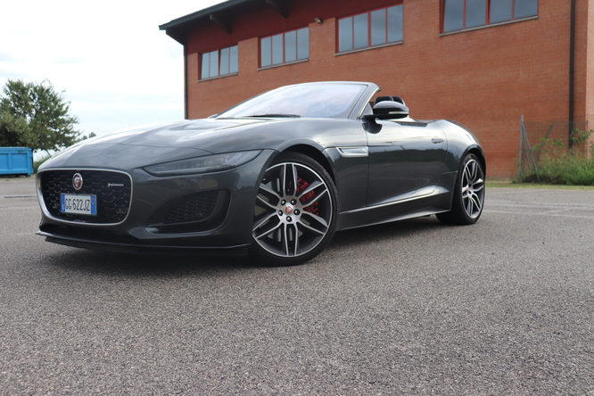 Jaguar F-Type P450 Convertible | Test Drive