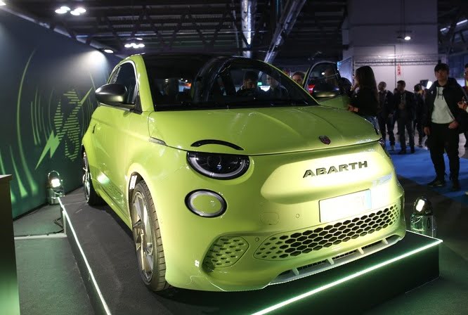 Abarth 500e, debutto dal vivo alla Milan Games Week&Cartoomics