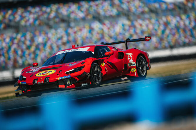 Ferrari: debutto sfortunato per le 296 a Daytona penalizzate dal BOP