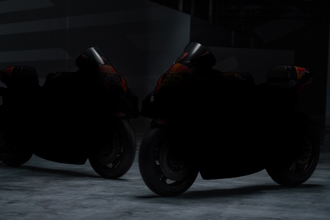 KTM unveils the 2023 bikes – LIVE STREAMING