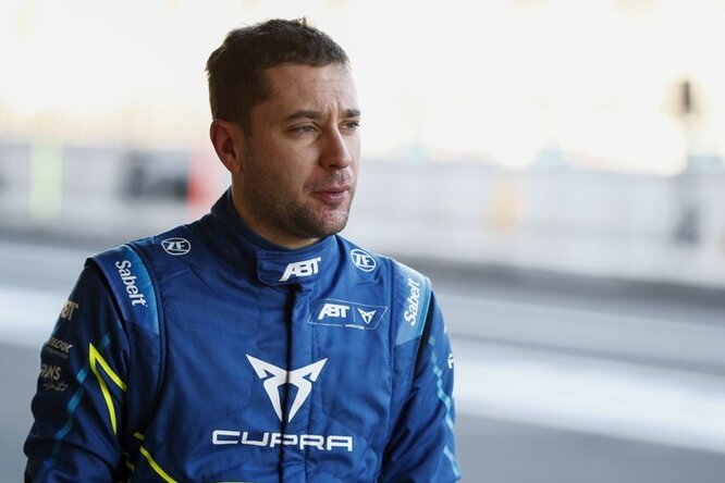 Frijns critica le sospensioni: “Nel mio impatto, in F1 si sarebbero rotte”