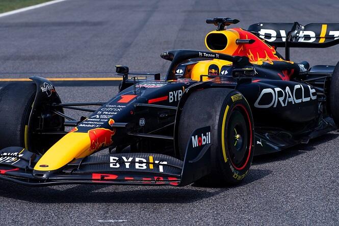 Red Bull: “Buona pensione RB18”