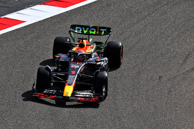 F1 / Test Bahrain 2023, Day-1, mattina: Verstappen precede Sainz